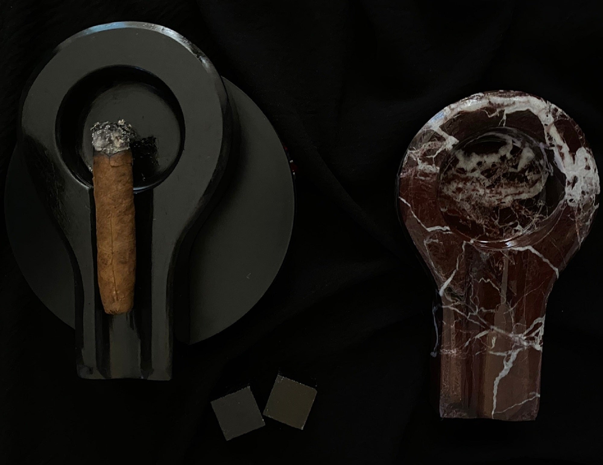 Kişiye Özel El Yapımı Mermer Küllük - 2 Renk Seçeneği ile Şık ve Kişiselleştirilebilir Tasarım