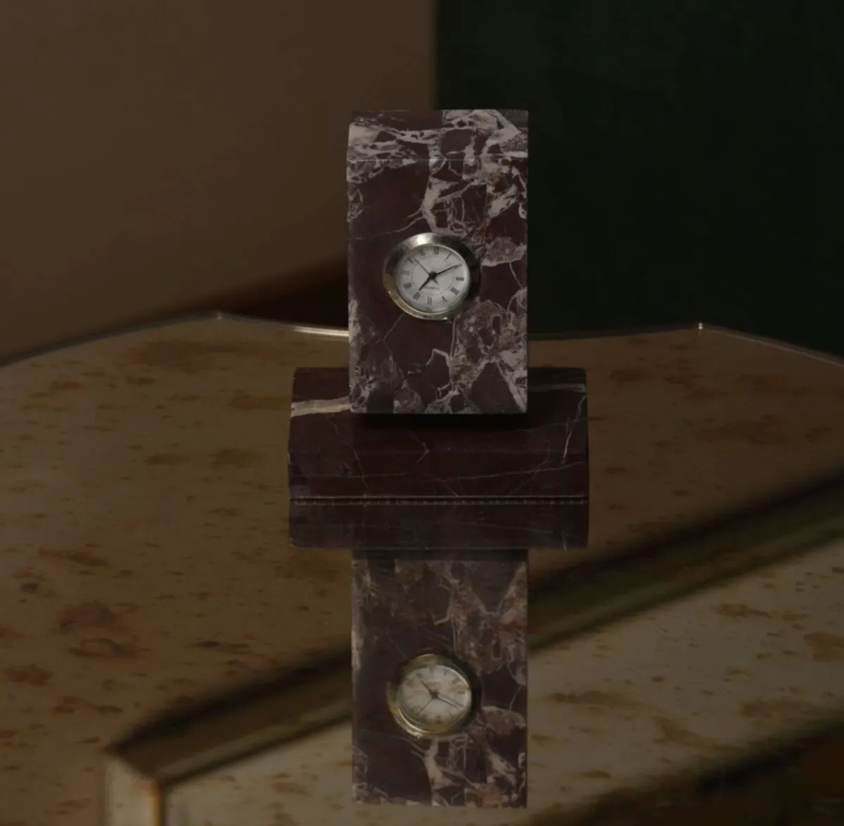Doğal Mermer Masa Saati – Zaman Yönetimi ve Şıklığın Buluşması