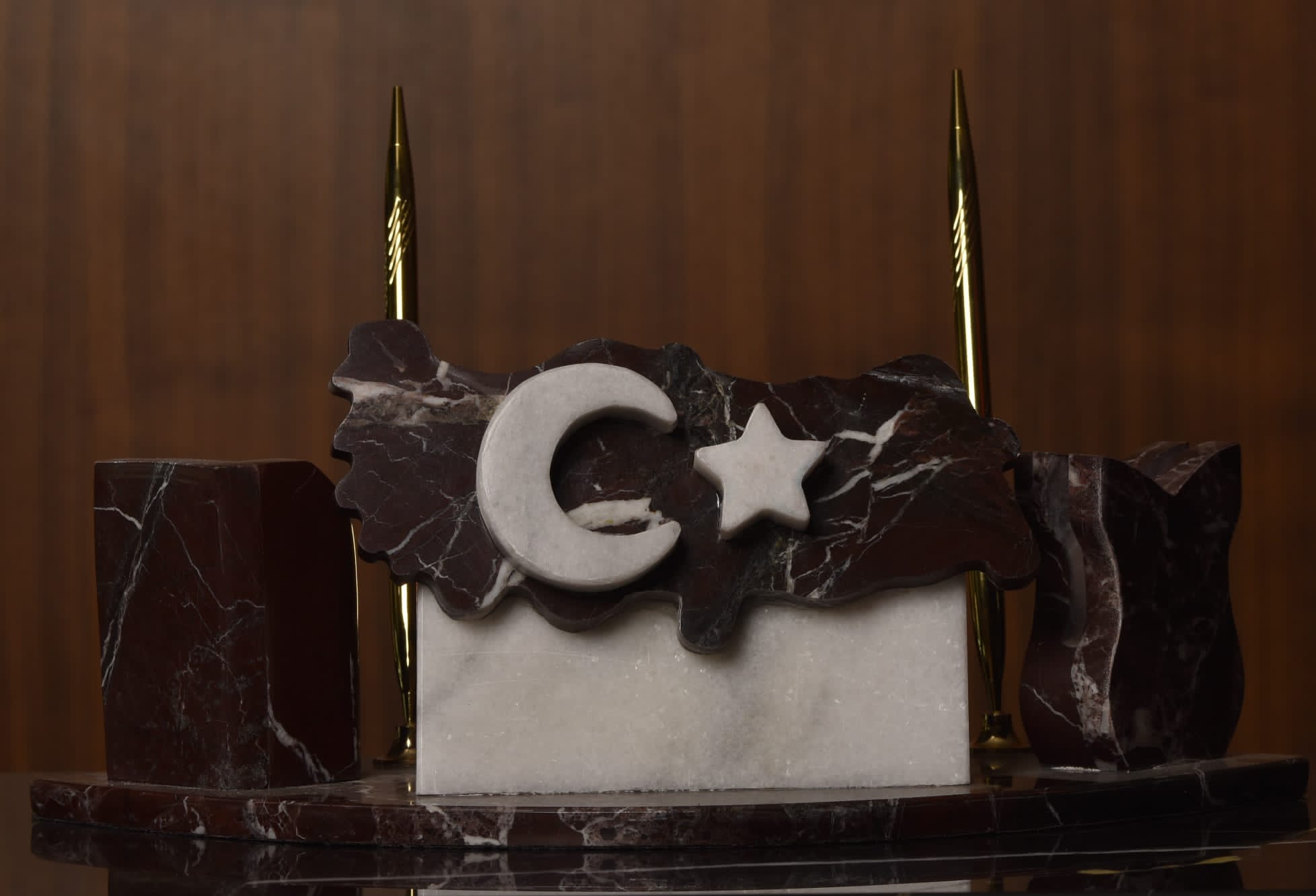 Rosso Levanto Ay Yıldızlı Mermer Sümen Takımı