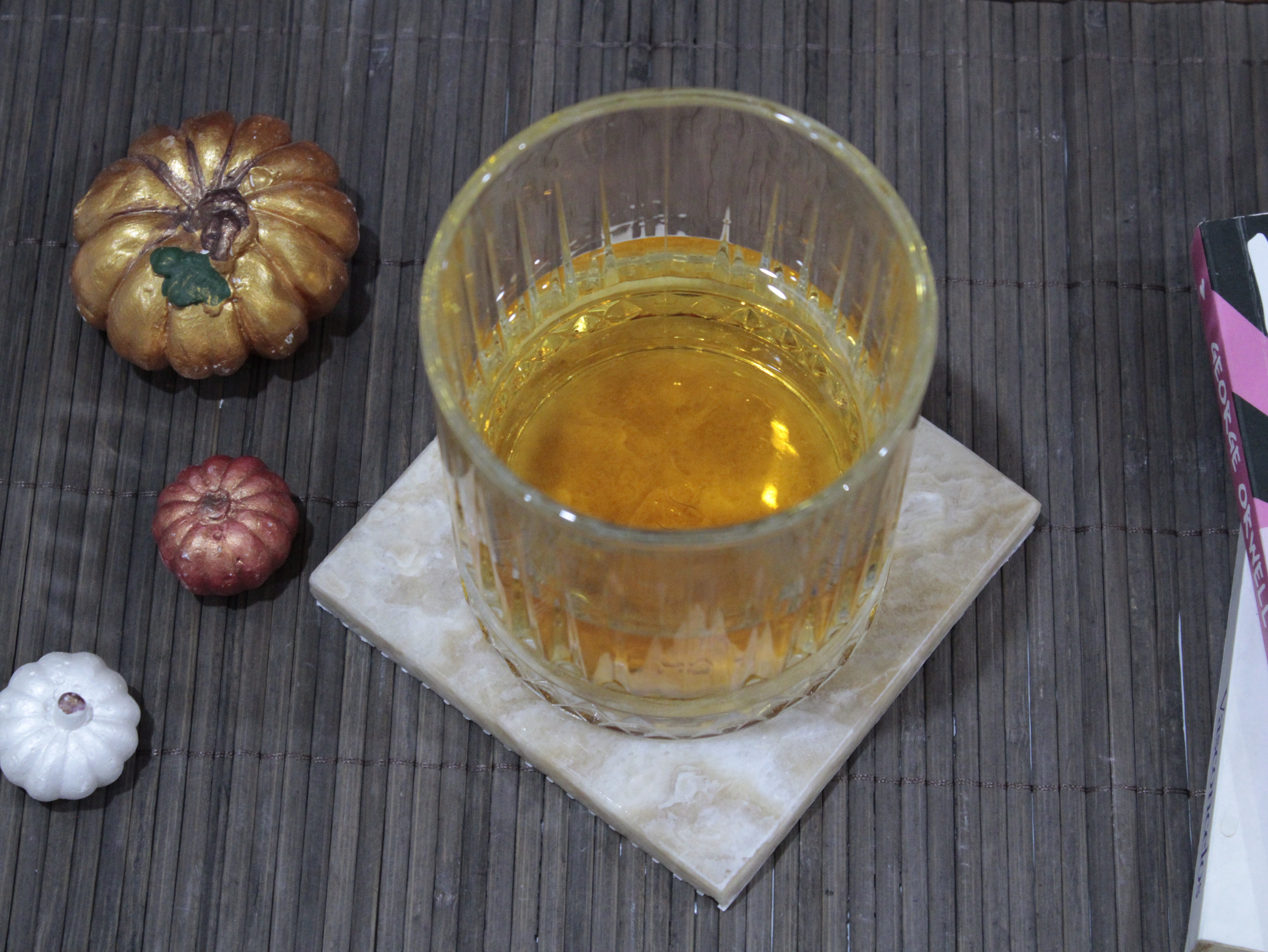 Mermer Bardak Altlığı 4'lü Set – Şıklık ve Dayanıklılığın Kombinasyonu