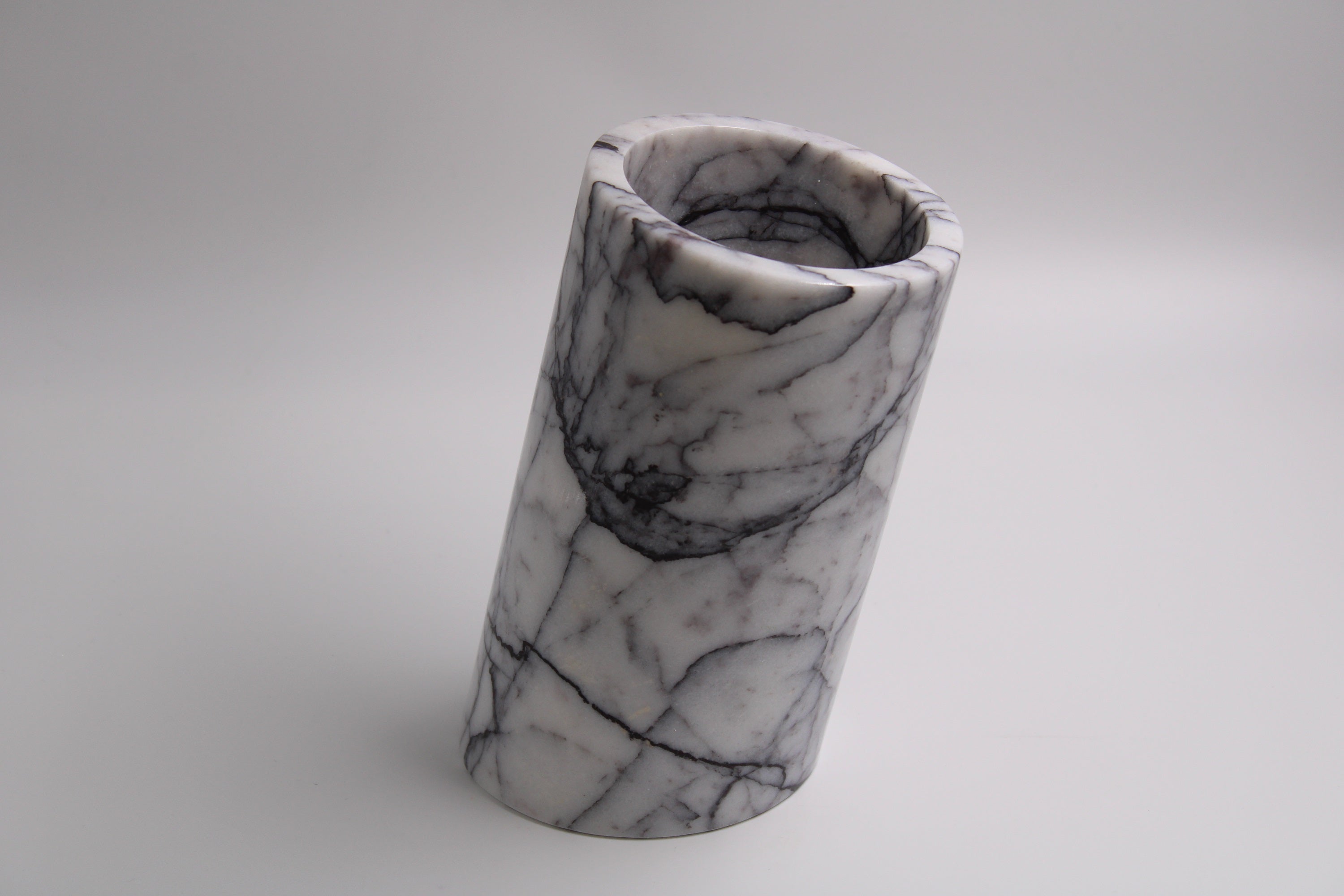 Kişiye Özel El Yapımı Mermer Şarap Standı - 6 Renk Seçeneği ile Lüks ve Şık Tasarım