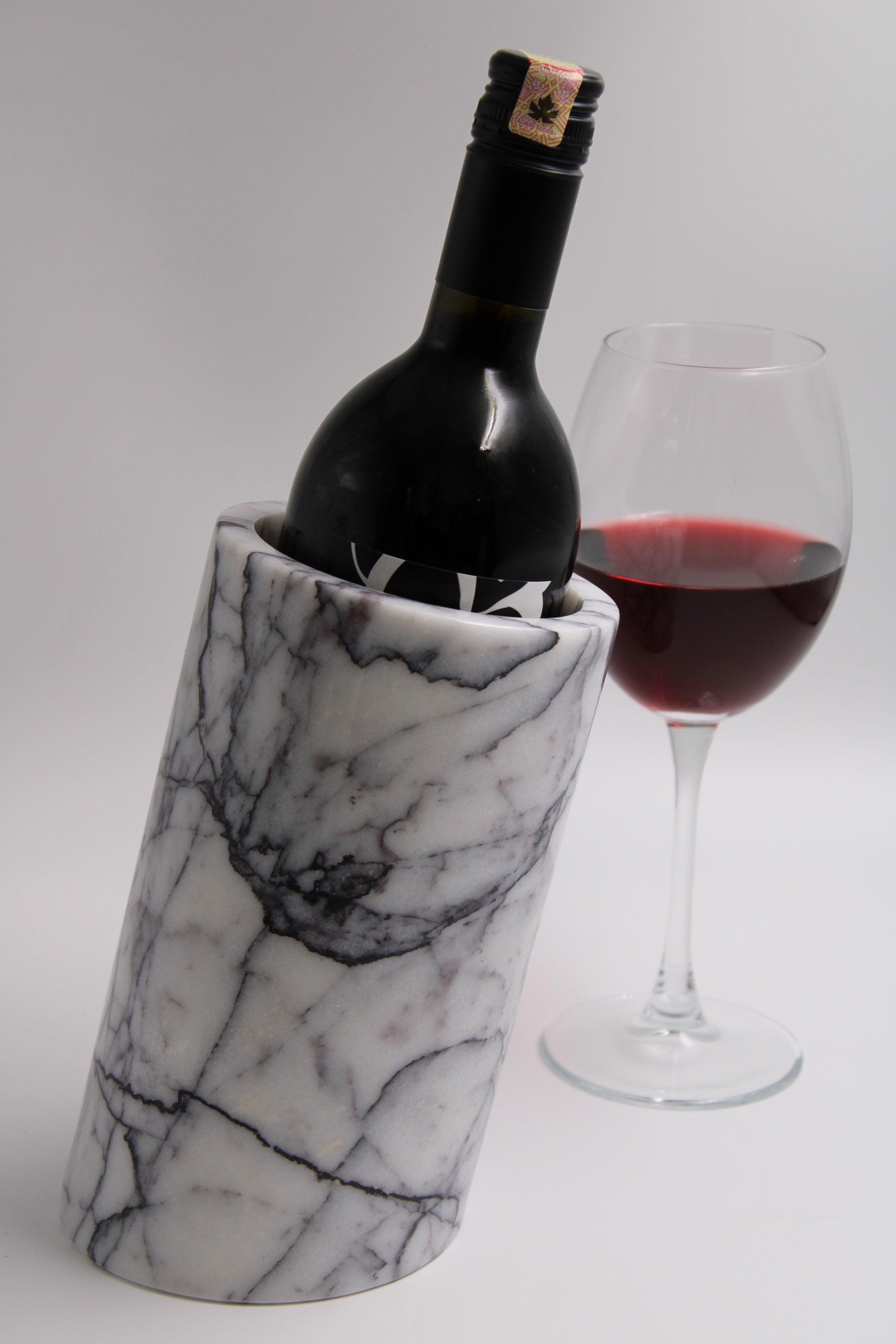 Kişiye Özel El Yapımı Mermer Şarap Standı - 6 Renk Seçeneği ile Lüks ve Şık Tasarım