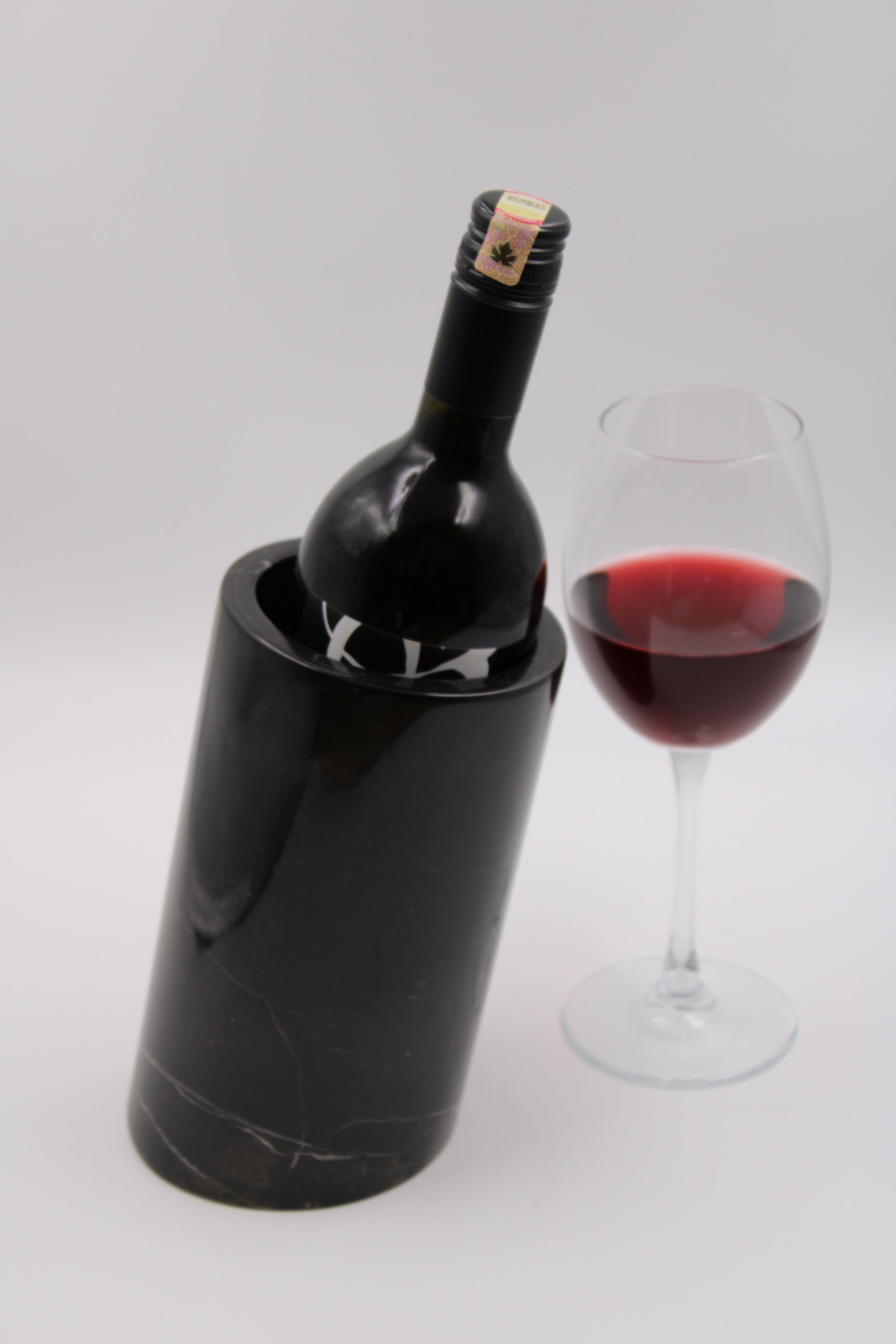 Kişiye Özel El Yapımı Mermer Şarap Standı - 6 Renk Seçeneği ile Lüks ve Şık Tasarım