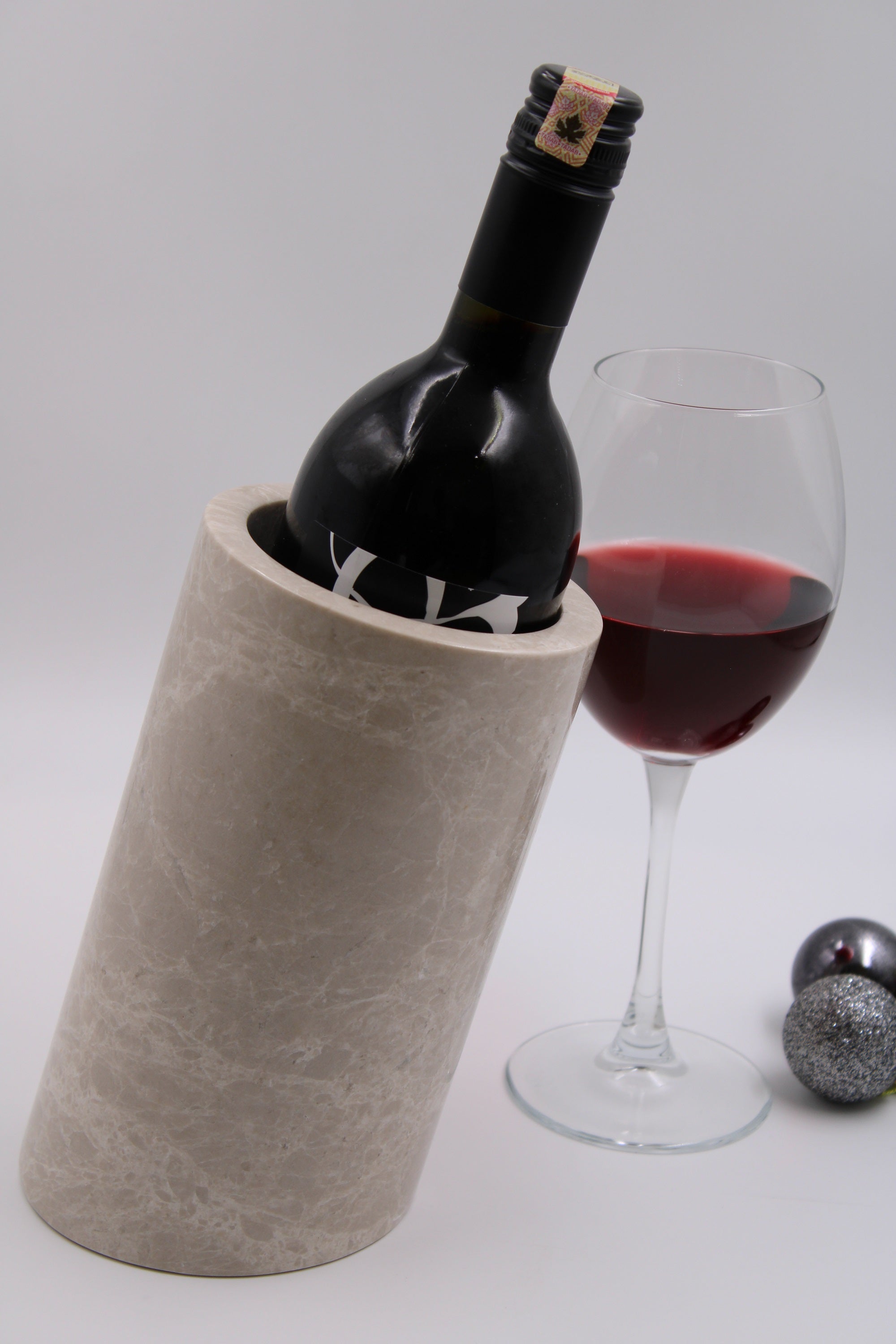 Kişiye Özel El Yapımı Mermer Şarap Standı - 6 Renk Seçeneği ile Lüks ve Şık Tasarım