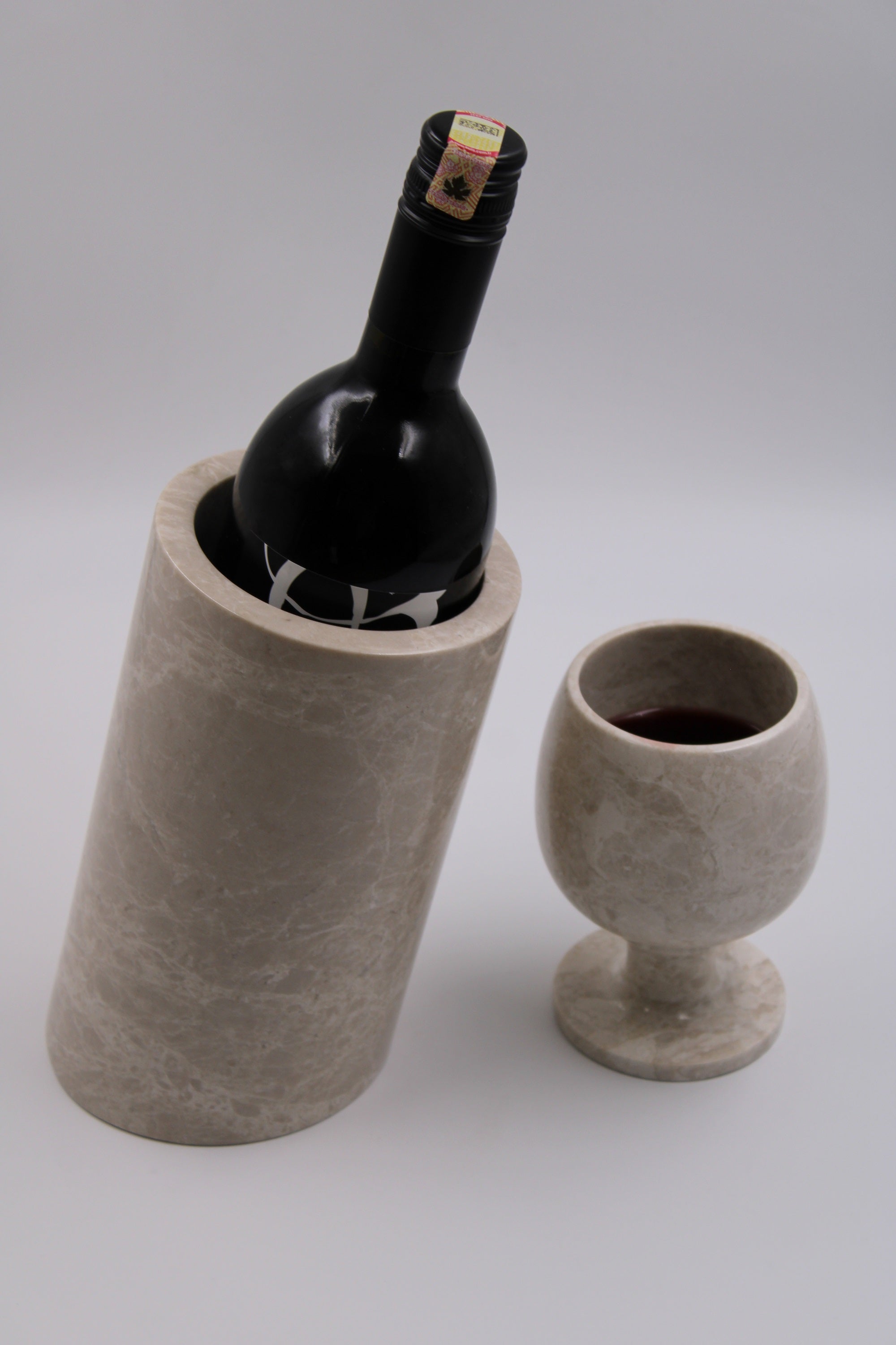 Kişiye Özel El Yapımı Mermer Şarap Standı - 6 Renk Seçeneği ile Lüks ve Şık Tasarım