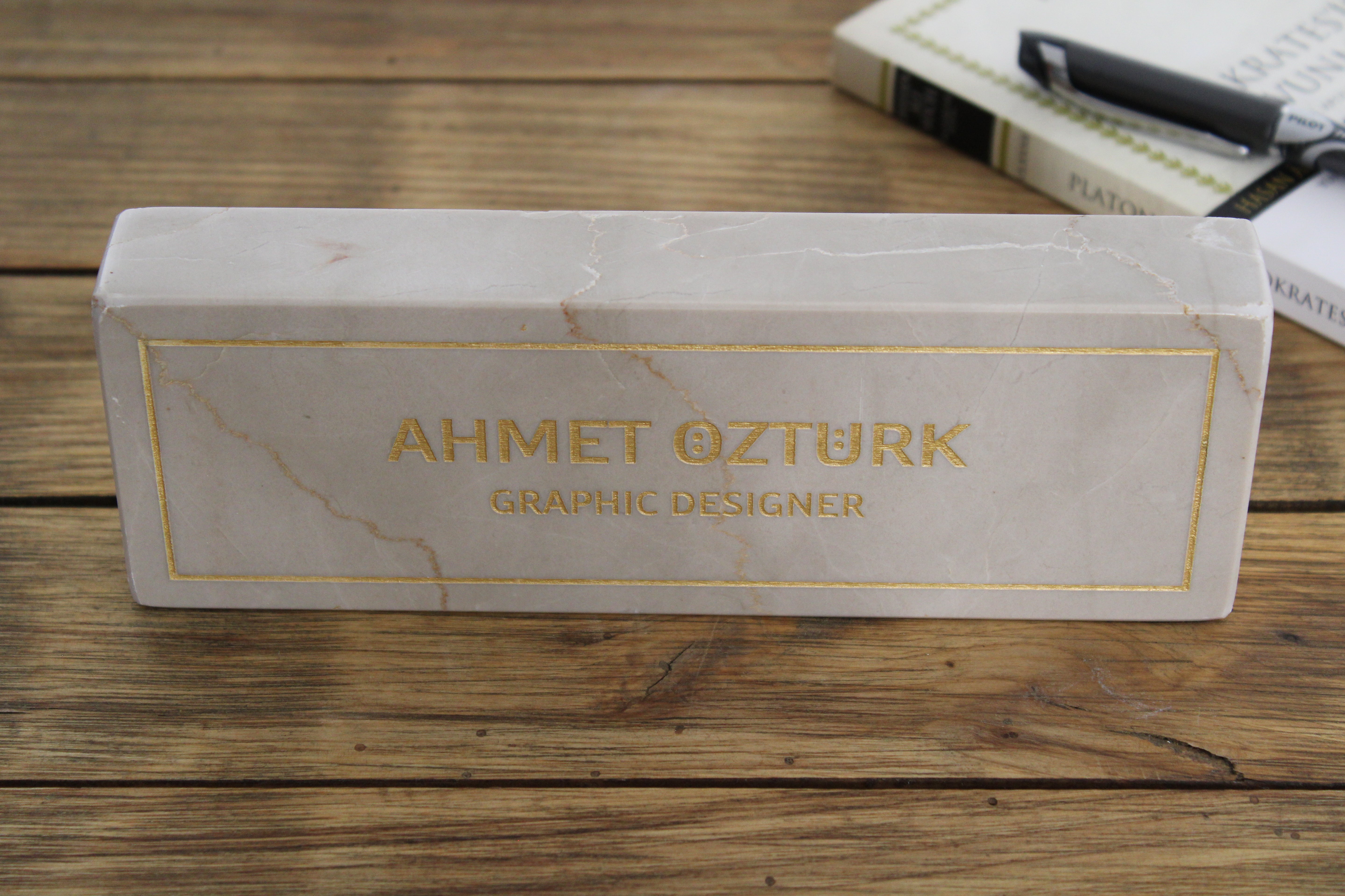 Kişiye Özel Mermer Masaüstü İsimlik - El Yapımı ve Şık Tasarım