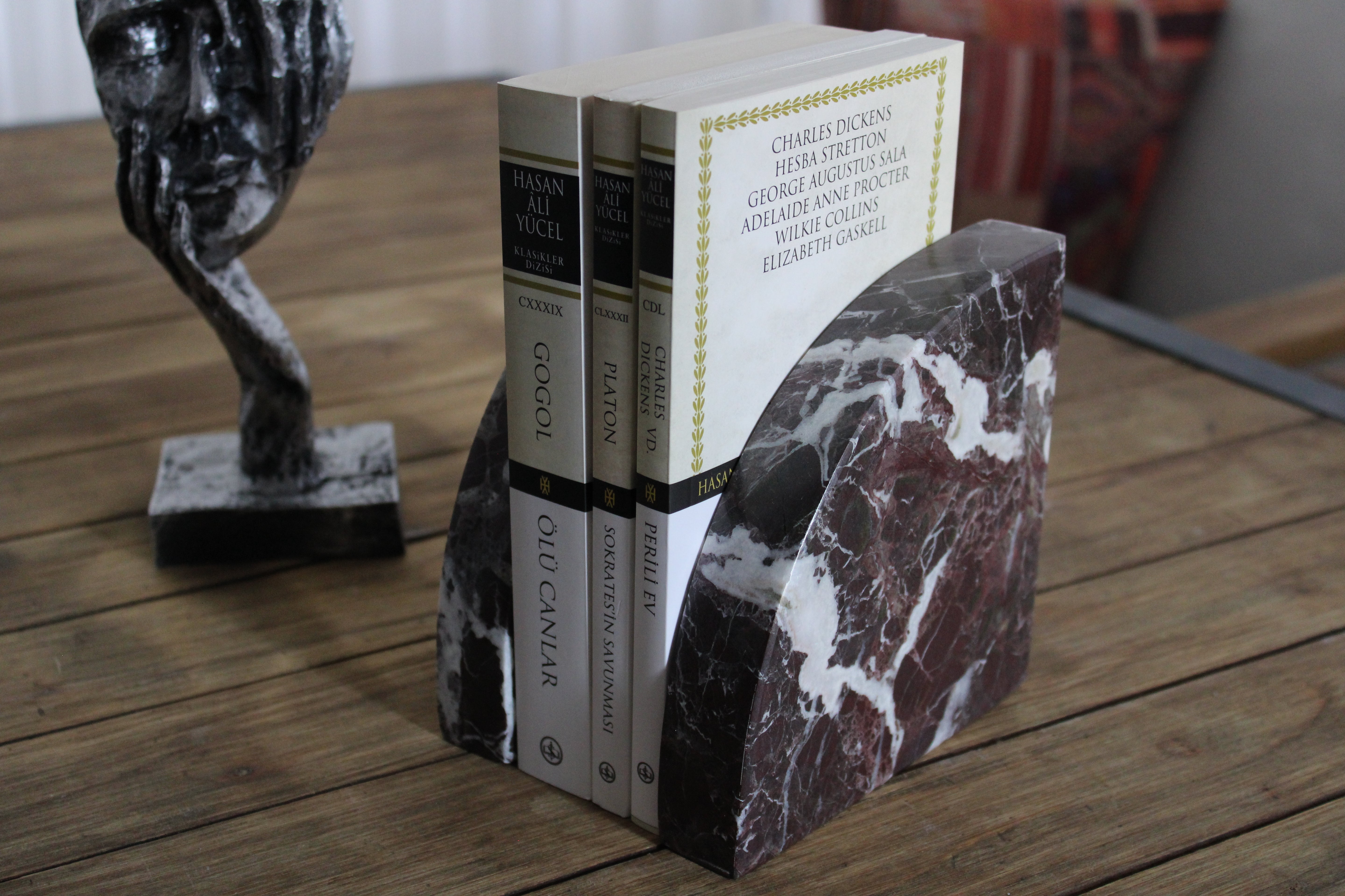 Vişne Çürüğü Rengi El Yapımı Mermer Kitap Tutucu - 2'li Şık ve Dayanıklı Set