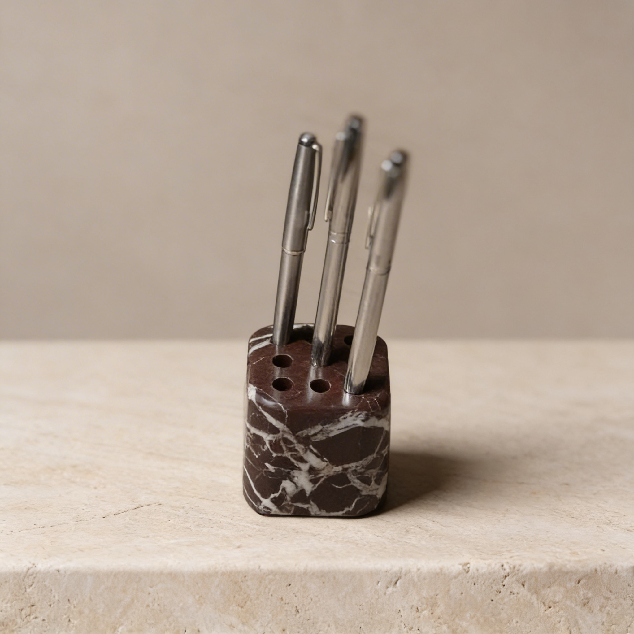 Rosso Levanto Delikli Kalemlik